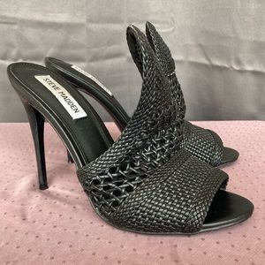 Steve Madden woven heel